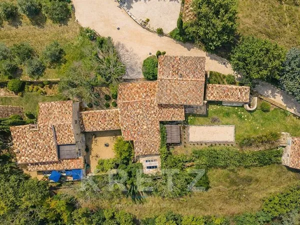 Une propriété confidentielle au coeur de la Provence