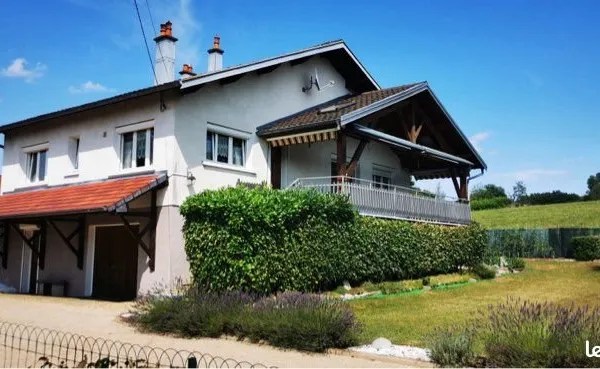 Maison familiale 88 m² - Centre village - Terrain 7 ares - 3 chambres
