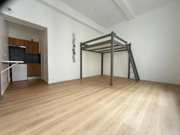 Studio 1 pièce 27 m²