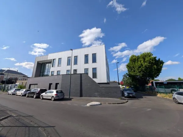 Bureaux 5 pièces 798 m²