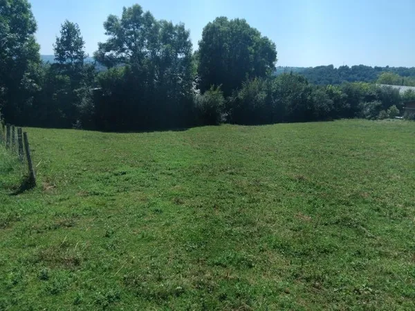 Terrain 1747 m²