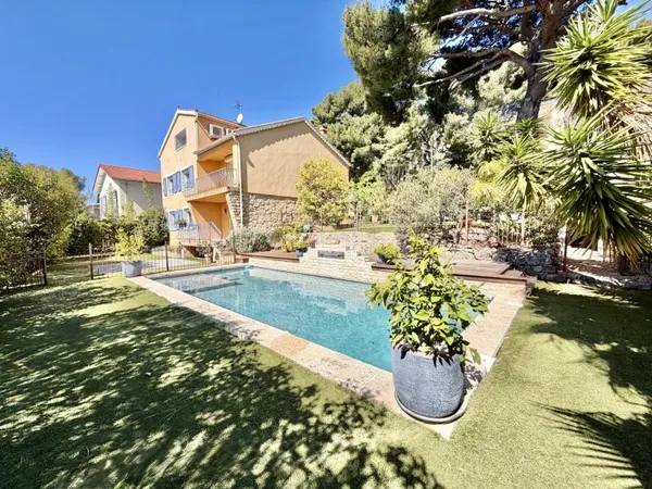 Maison 7 pièces 173 m²