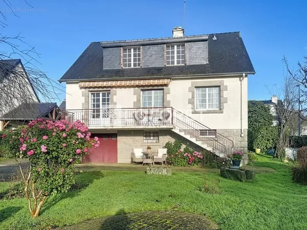 Maison Cesson Sevigne 8 pièces - 138m2 ( centre ville - La Hublais - Beausoleil )