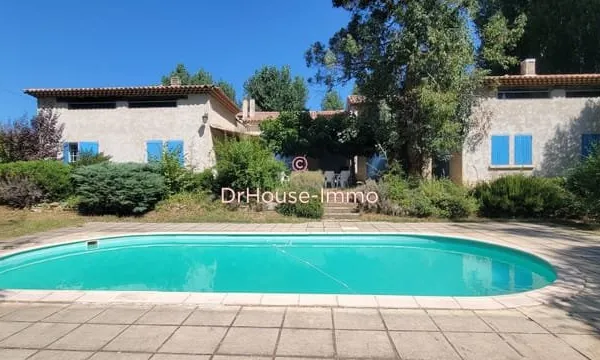 Dépt (04), Alpes de Hautes Provence, Saint Etienne les Orgues, grande propriété 510m2 sur 7100 m2 de