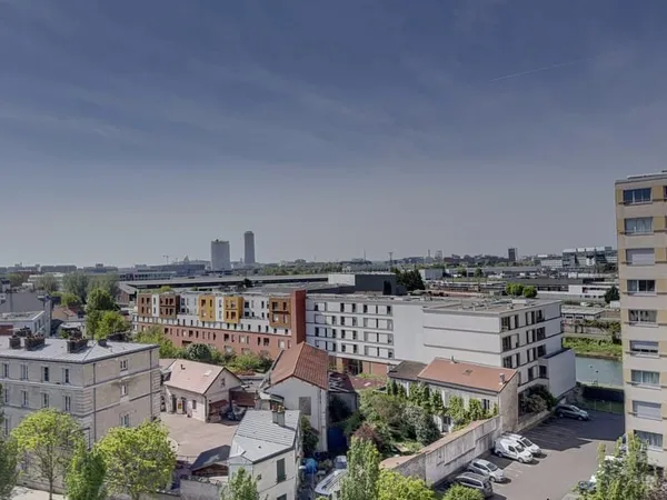 f2 de 46m2 + parking et cave.