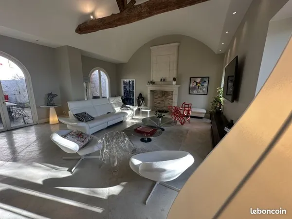 Villa 6 pièces 215 m²