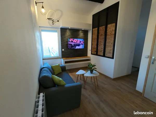 Loft meublé tout confort - Étudiant - Appartement location de Septembre à Juin - Proche fac Perpigna