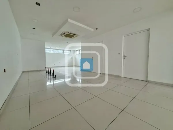 Local commercial 94 m²