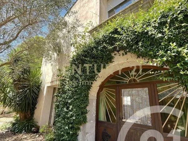 Maison 73 pièces 158 m²