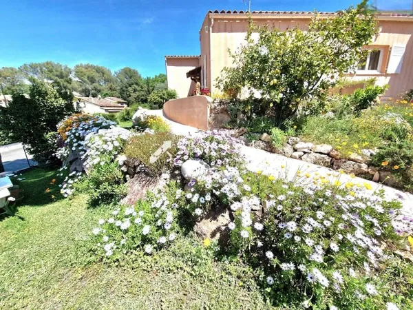 Villa 5 pièces 145 m²
