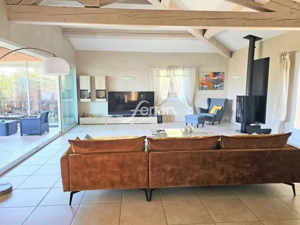 Maison 7 pièces 214 m²