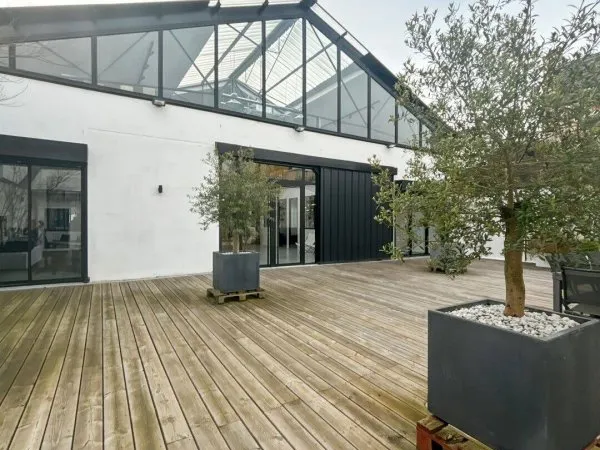 Local d'activité 700 m²