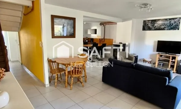 Charmante maison avec 35 m² à exploiter.