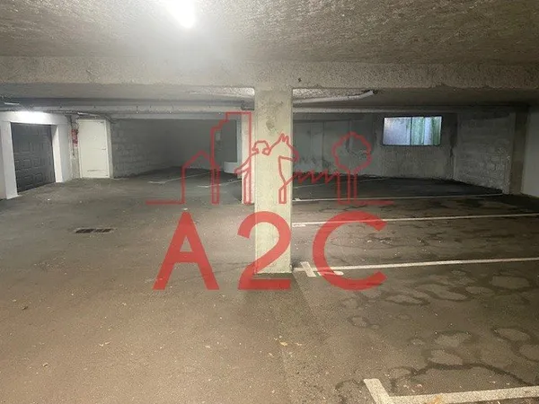 À LOUER BUREAUX 378 m² ENVIRONNEMENT PROFESSIONNEL