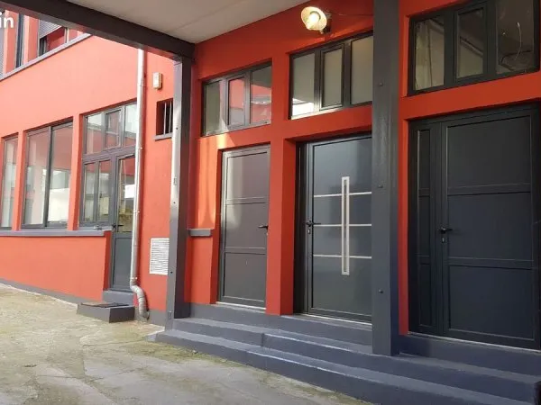 A LOUER local 160 m² Cachan proche RER 3467 /mois