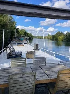 Péniche 5 pièces 170 m²