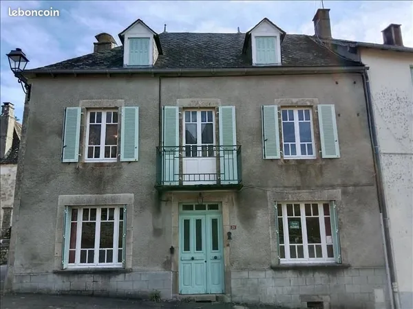 Maison 13 pièces 254 m²