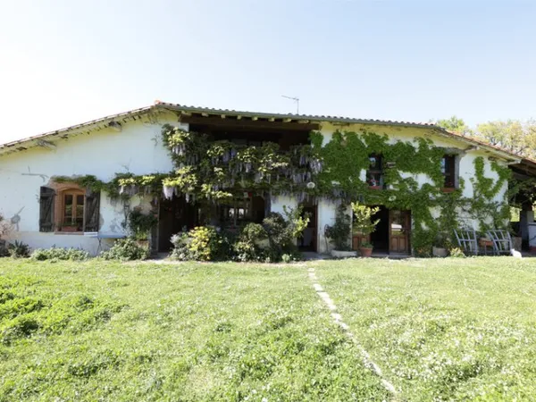 Propriété de charme avec 2 Maisons (278 m2 + 67m2)