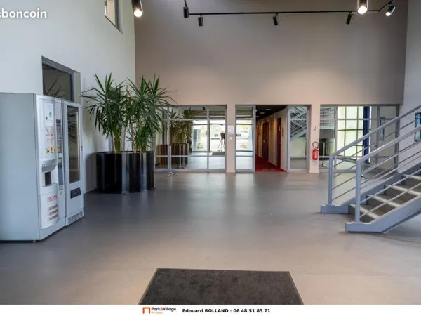 Bureau location / Bureau à louer 11 m² / 165 euros / Site gardienné