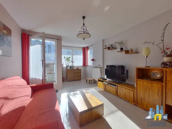 2 pièces avec balcon, étage élevé, parking - Exclusivité