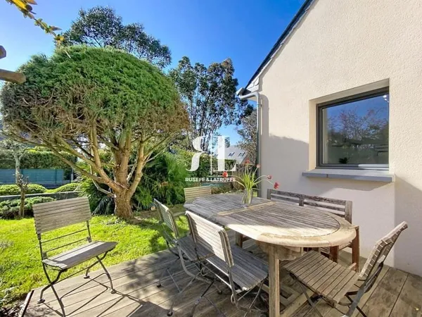 LARMOR PLAGE-MAISON FAMILIALE DANS QUARTIER RESIDENTIEL