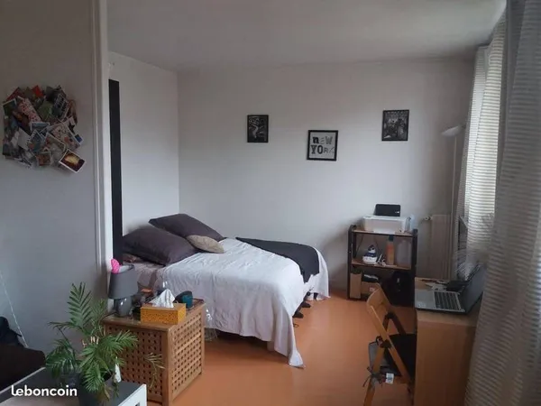 Studio 1 pièce 28 m²