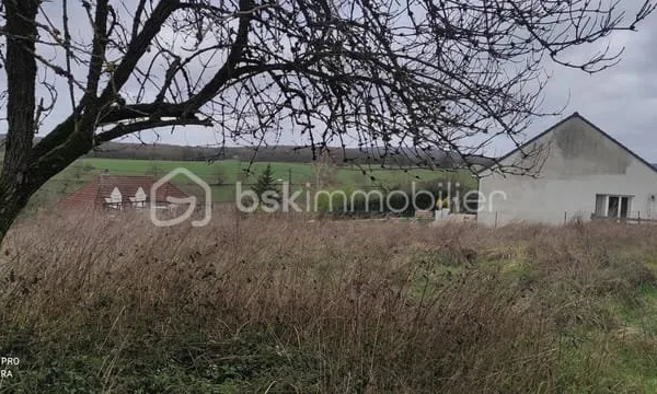 Terrain constructible de 1405 clôturé