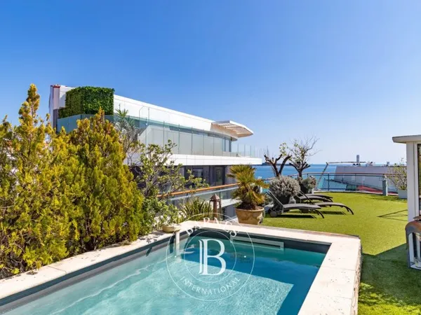 CANNES CROISETTE - PENTHOUSE AVEC PISCINE - 3 CHAMBRES