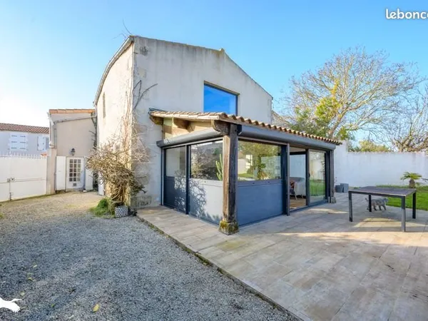 Maison 6 pièces 210 m²