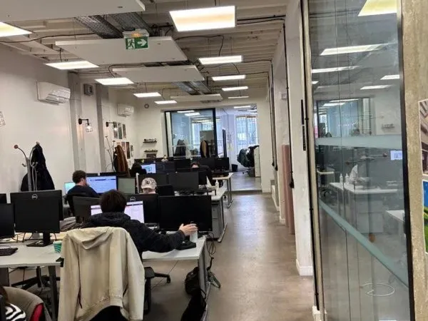 Bureau 1093 m²