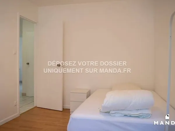 Studio 4 pièces 10 m²