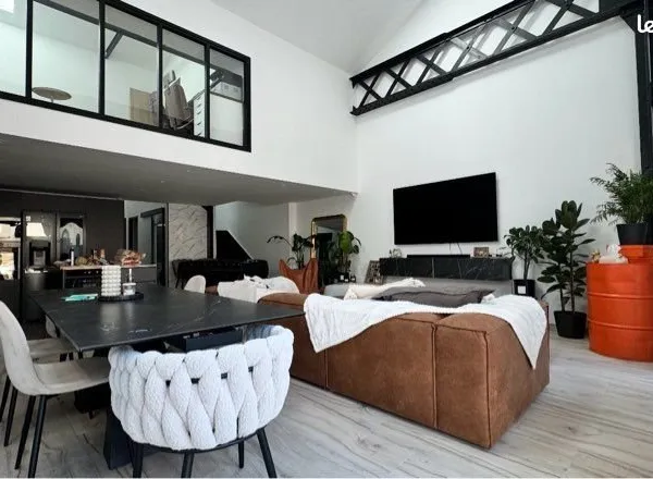 Loft standing - centre ville -grande terrasse - garage possible - résidence sécurisé - climatisé - p