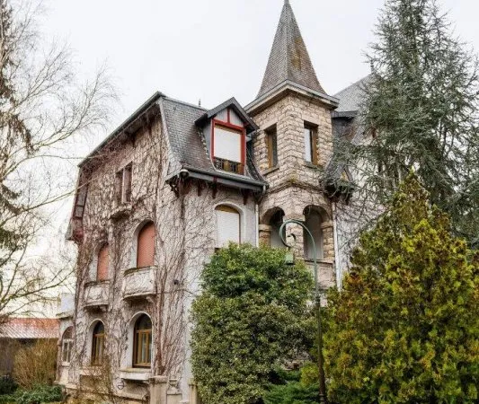 Maison 10 pièces 287 m²