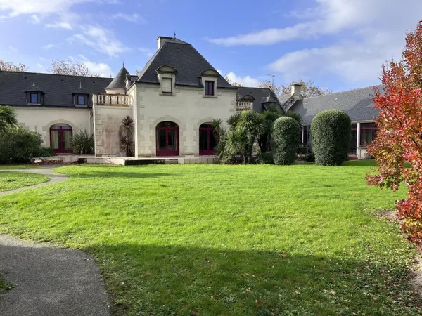 Maison 13 pièces 400 m²