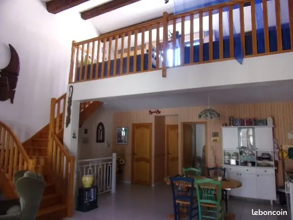 Lespignan : maison vigneronne avec garage
