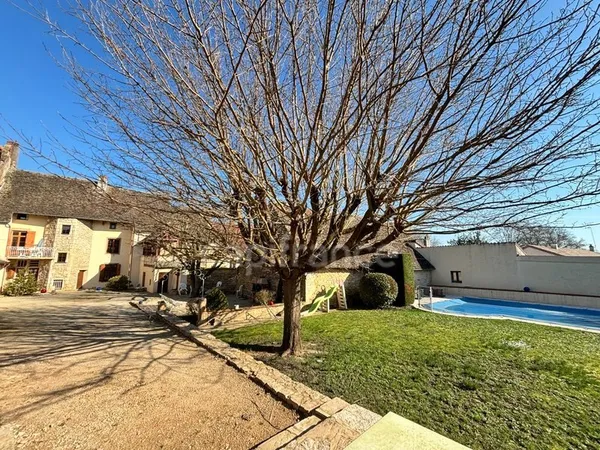 Maison à vendre 10 pièces - 300 m² - Terrain 1000m² - CUISERY (71) proche Tournus