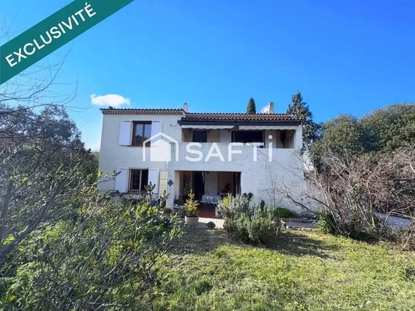 Maison de ville de 140 m² sur 550 m² de jardin.