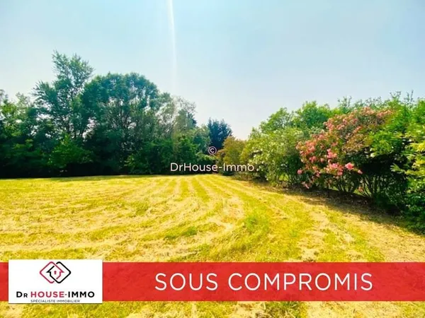 Uzès proche, très beau terrain constructible de 1200 m² au calme dans une impasse.