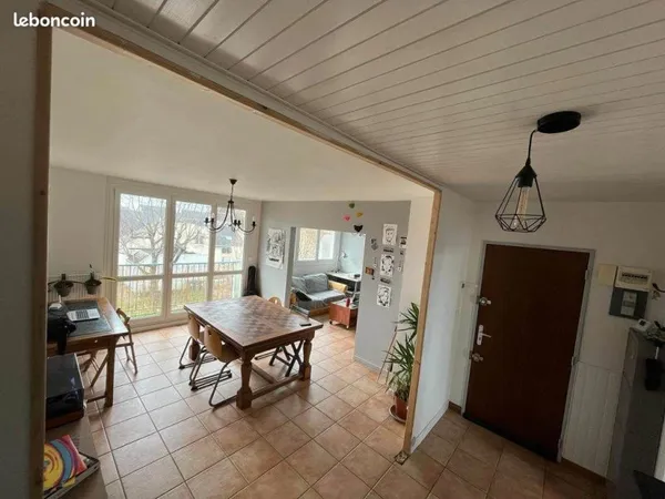 Chambre confortable dans colocation calme à Tours Nord