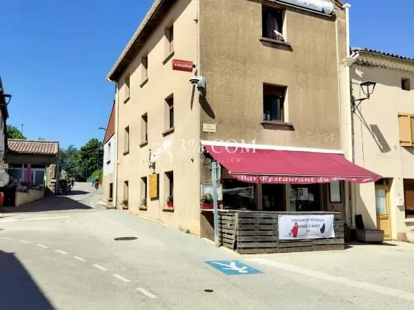 Local bar, hôtel, restaurant 225 m²