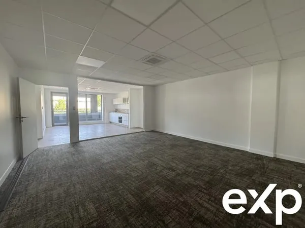 Bureaux à vendre Grand Annecy - 215 m² avec terrasse, 9 park