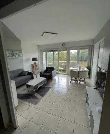 Chambre meublée dans un co-location