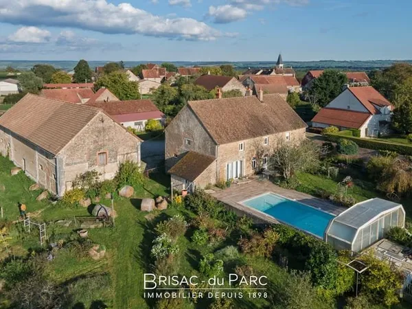 Entre BEAUNE et POUILLY EN AUXOIS - Ancien corps de ferme de 270 m² habitables sur 1,7 ha de pré - G