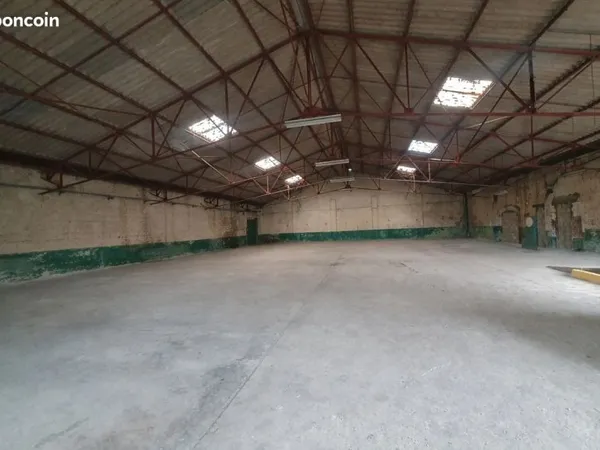 Local commercial 450 m² MONT D ORIGNY
