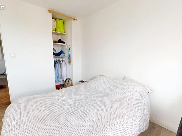 Chambre 4 pièces 63 m²