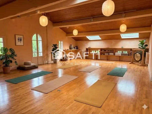 Mas d'exception de 495 m2 , 75 hectares de nature et charme absolu