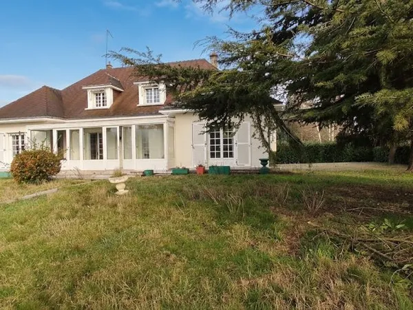 Maison 6 pièces 222 m²