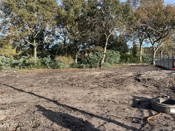 Très beau terrain en bordure de forêt sur la commune d'Avensan