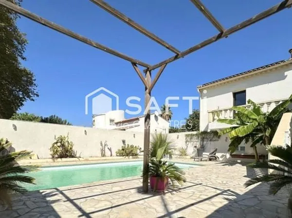 VILLA ATYPIQUE 308m2 - 7p 5ch - Terrain 1349m2 - PISCINE