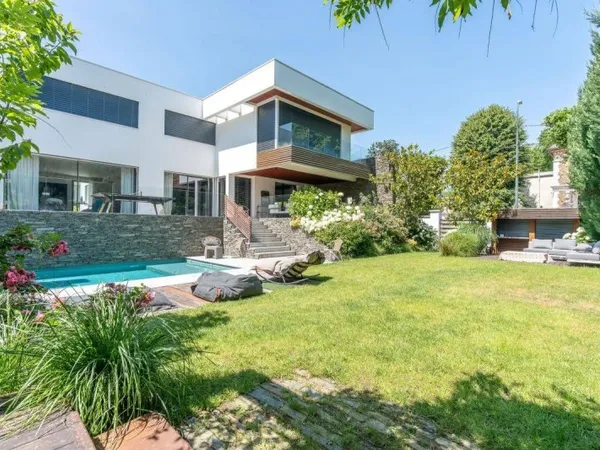 Maison 7 pièces 454 m²